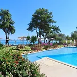 Aroma Hotel 3*