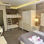 Aroma Ξενοδοχείο 3*