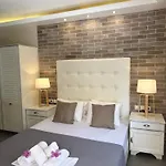 Aroma Ξενοδοχείο 3*